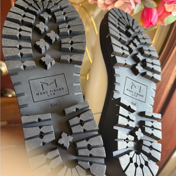 MARC FISHER BERMUDA LUG PLATFORM WHITE BOOTS STRETCHY PULL ON NEW NO TAGS 8.5 - Picture 14 of 14